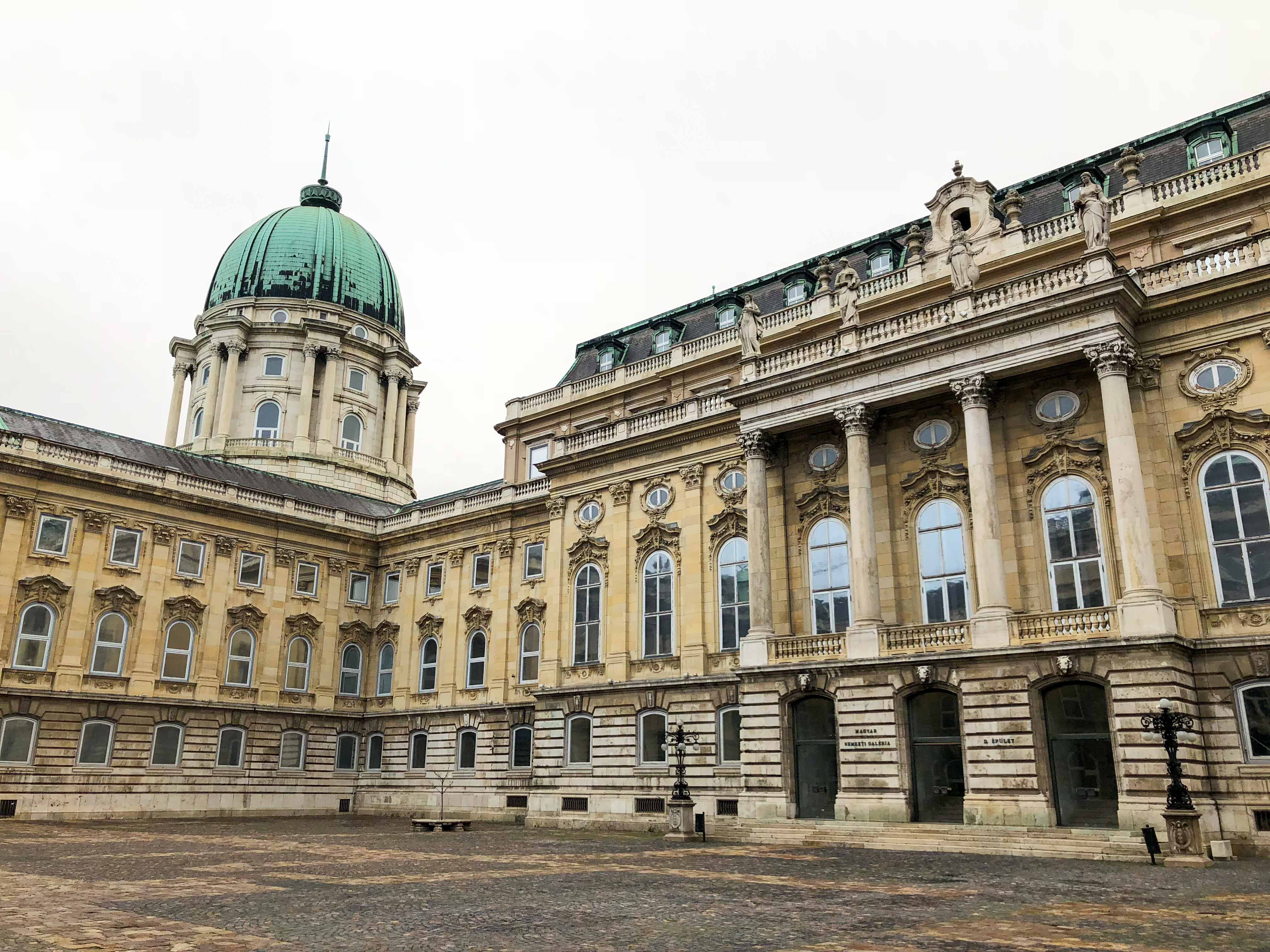 Le Château de Budapest accueille bibliothèque nationale, le Musée d’histoire de Budapest et la Galerie nationale hongroise