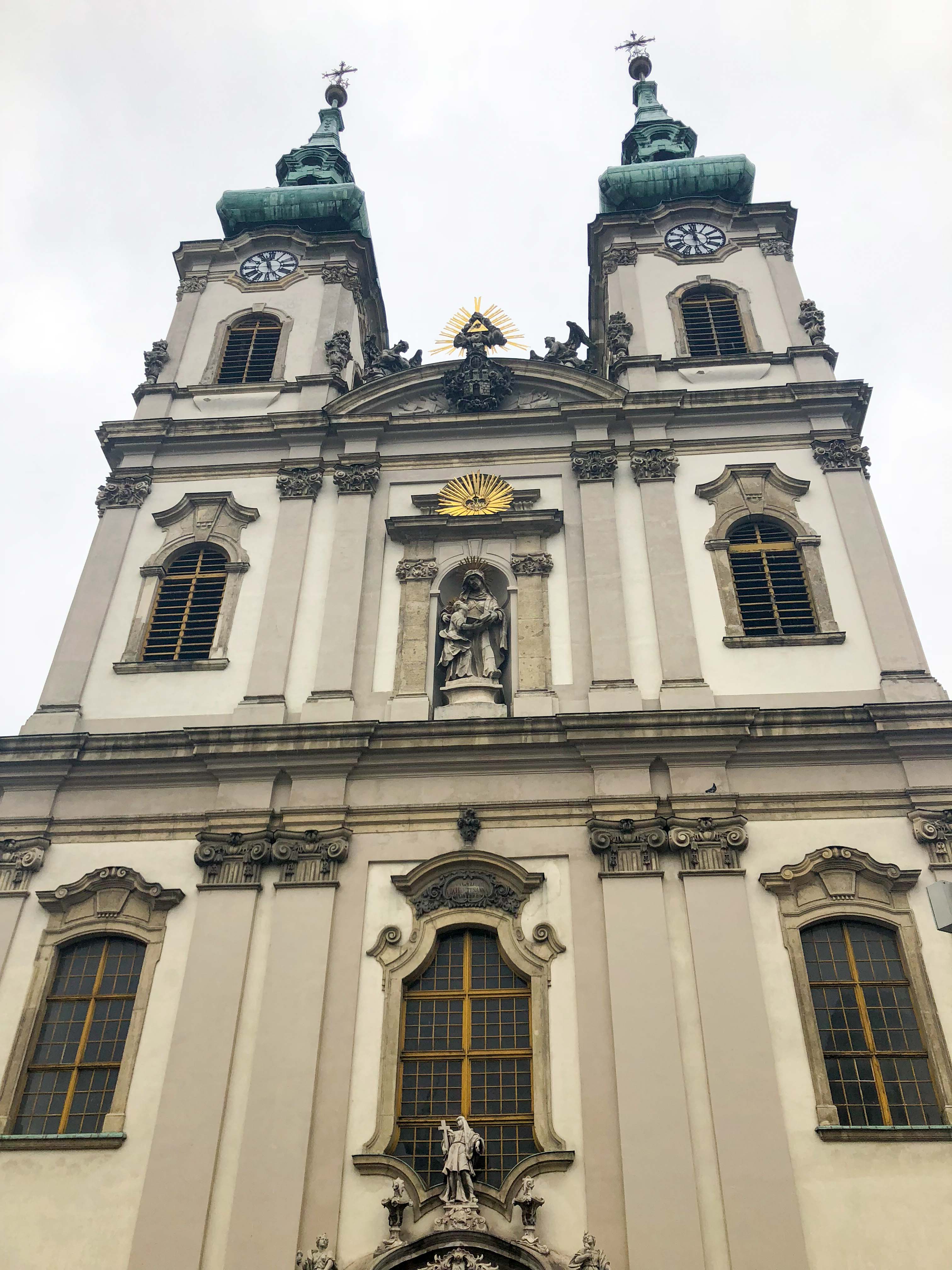 Église paroissiale Sainte-Anne de Felsővíziváros City Trip Budapest