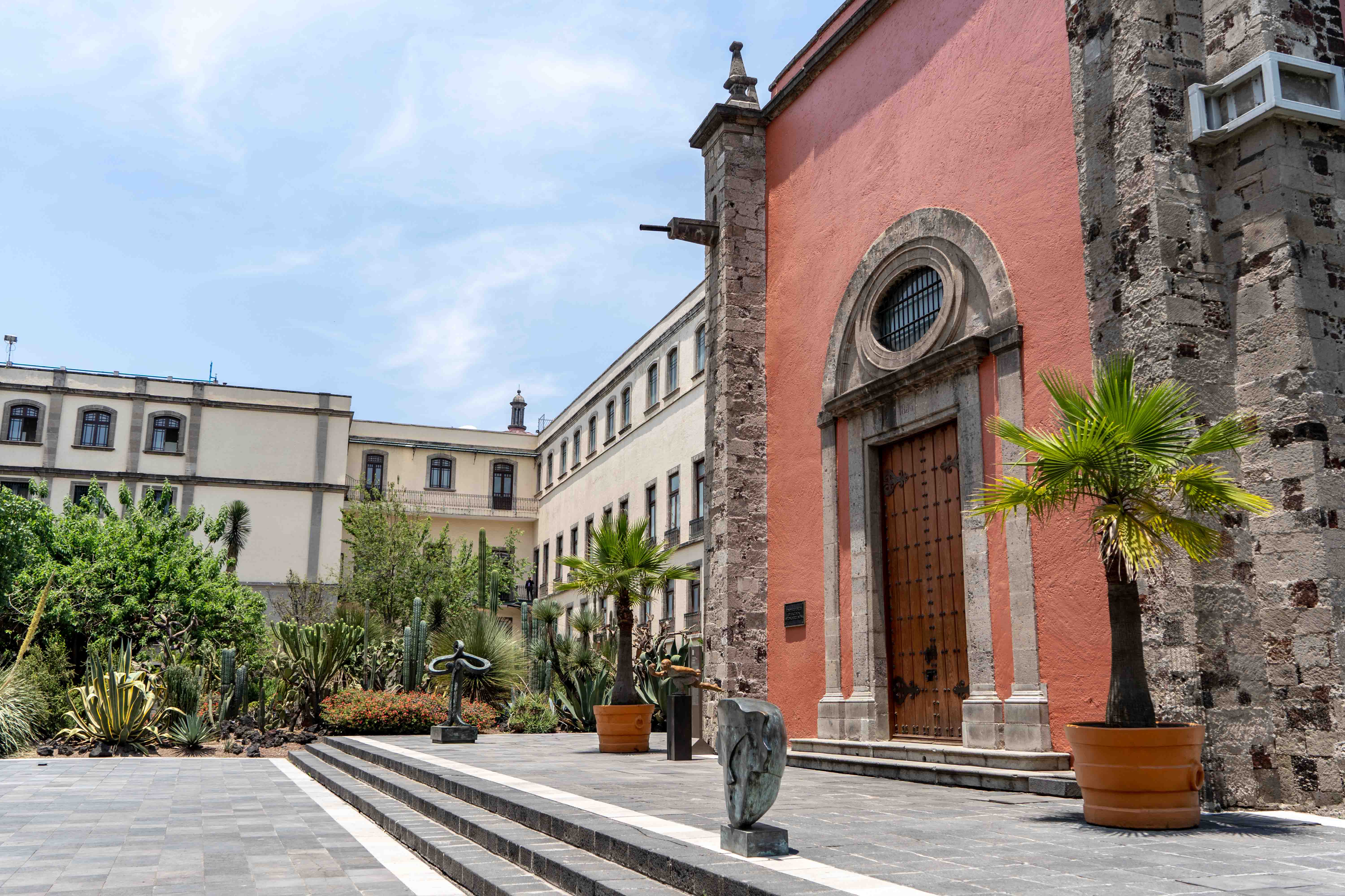 Profitez de votre visite à Mexico City pour découvrir le Palacio Nacional dans le centre historique de la ville.